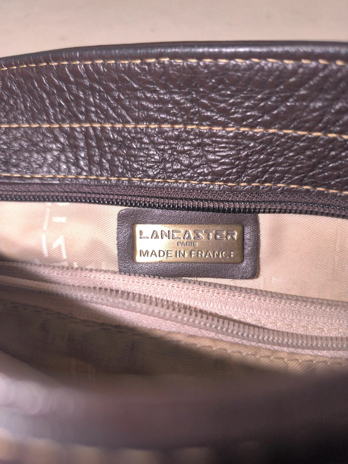 Bolsa transversal Lancaster Paris em couro genuíno marrom Made in France – photo 5